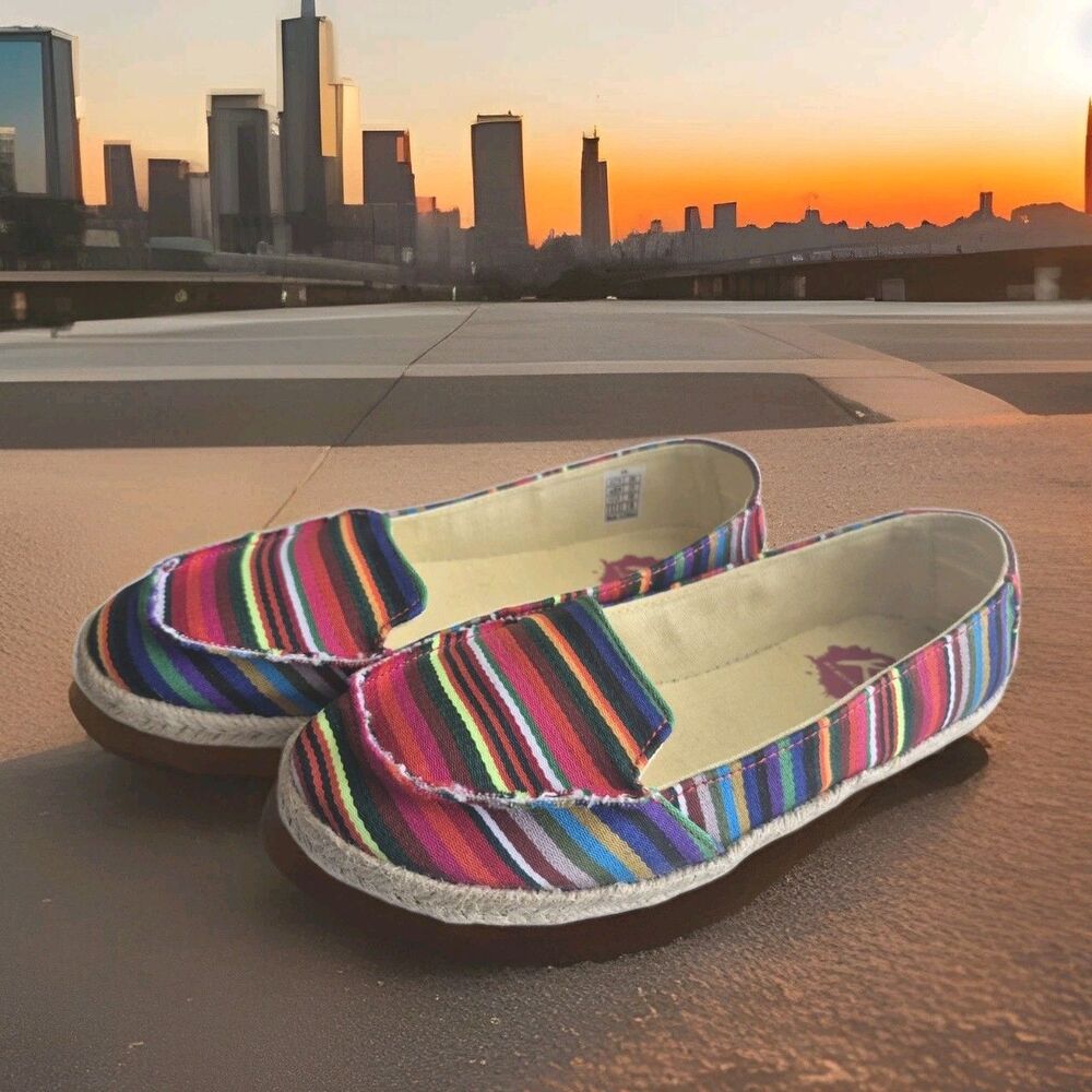 Rocket Dog Clover Rainbow Loafers Size 8 - Unworn Soles - New w Defect